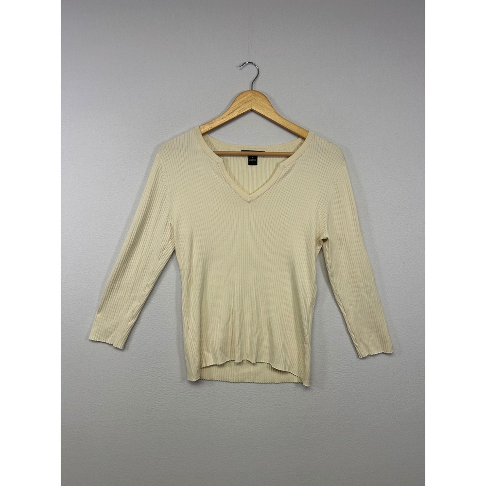 Minimalist August Silk Womens Medium Cream Ribbed Split V-Neck 3/4 Sleeve Top
